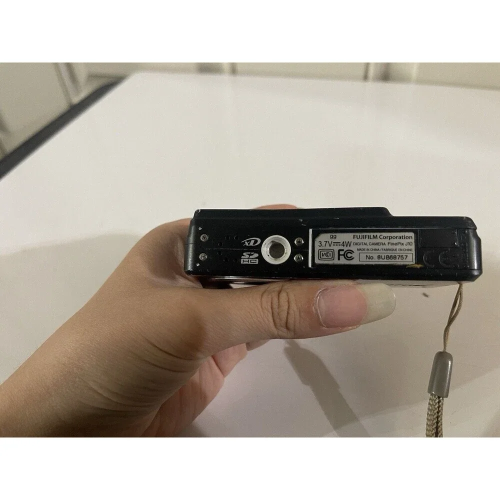 Fujifilm FINEPIX J10 Compact Digital Camera (Parts/Repair)
